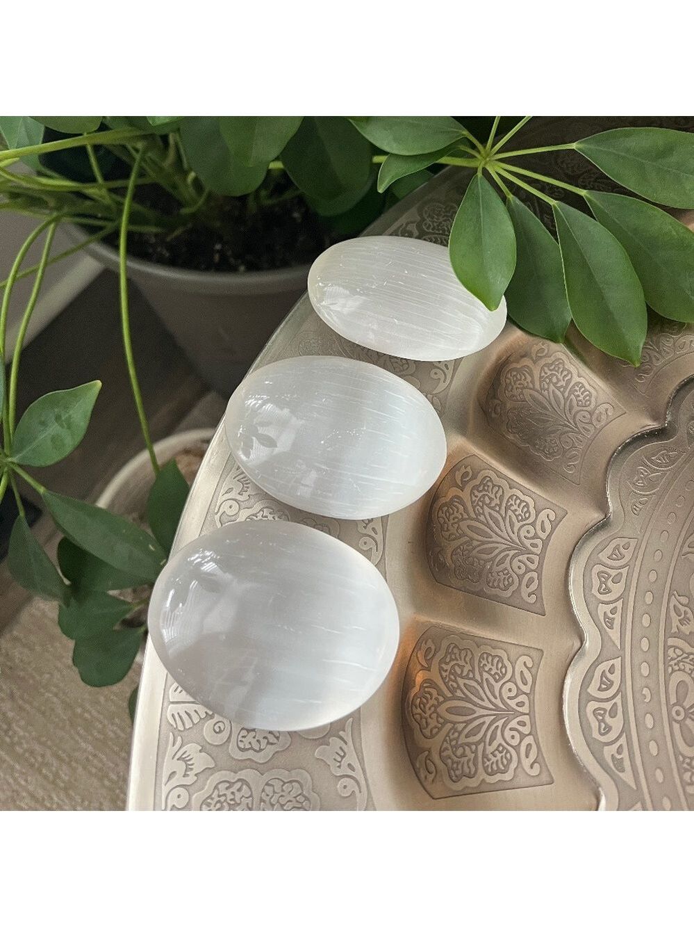 Large Selenite Palm Stone - Picture 5 of 6